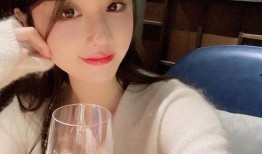 网友爆料贾玲影子视频,揭秘幕后真相