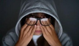 吃瓜网红洗眼睛是真的吗,吃瓜网红洗眼睛，真相大起底！